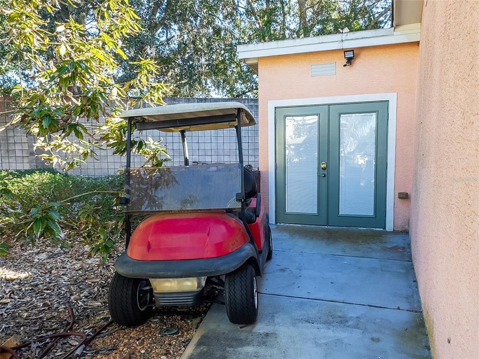 For Sale: $294,900 (1 beds, 1 baths, 864 Square Feet)