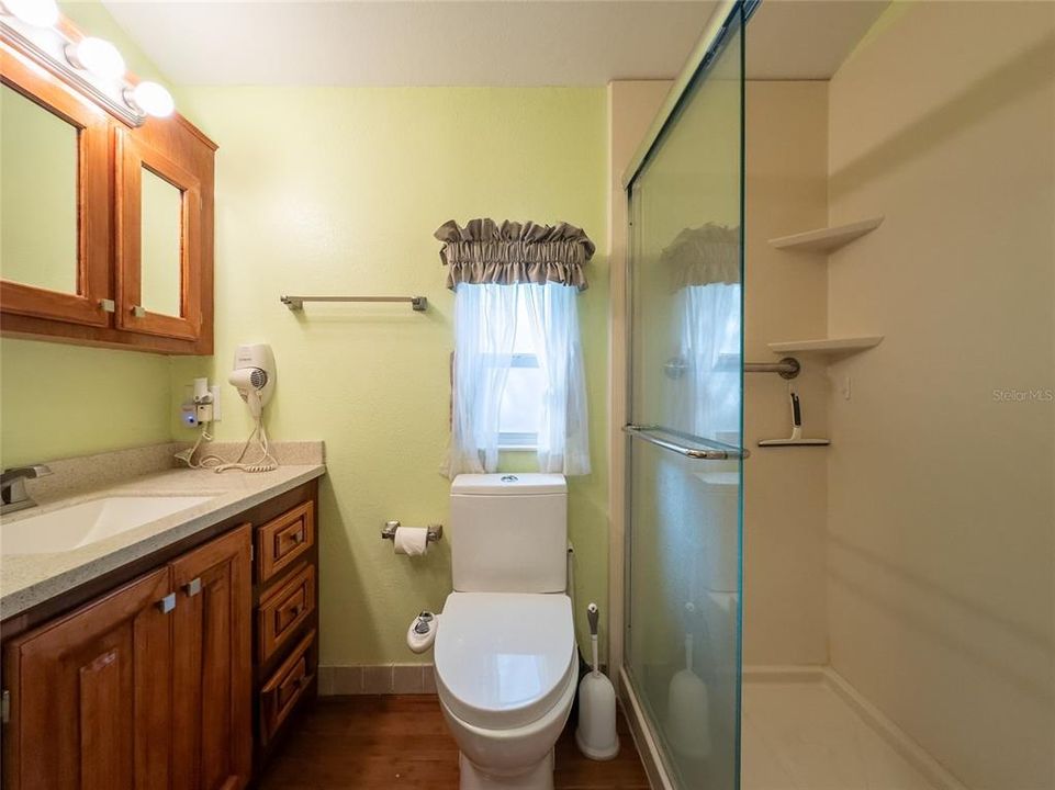 For Sale: $294,900 (1 beds, 1 baths, 864 Square Feet)