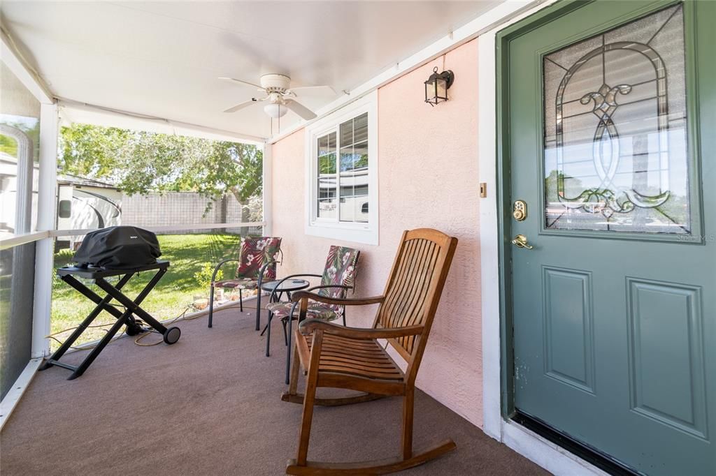 For Sale: $294,900 (1 beds, 1 baths, 864 Square Feet)