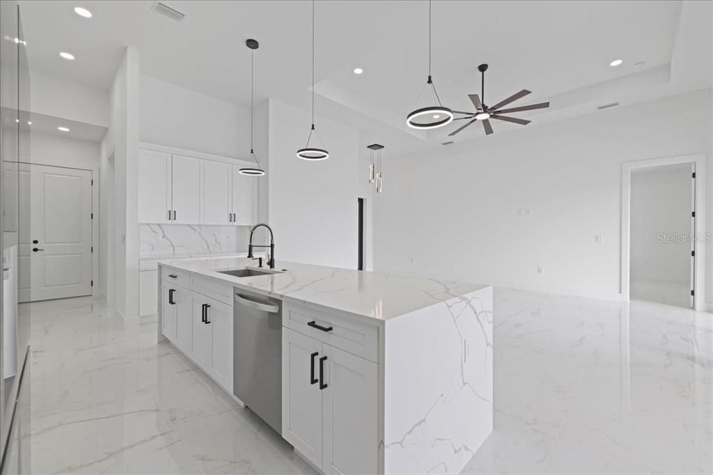 待售: $415,000 (3 贝兹, 4 浴室, 2097 平方英尺)