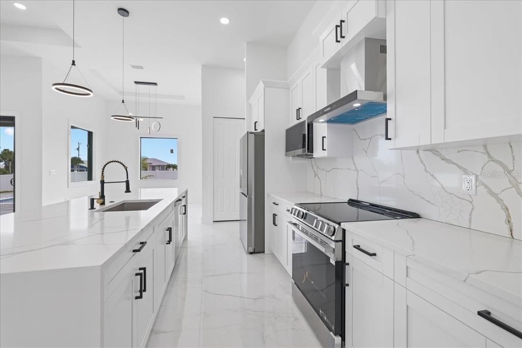 待售: $415,000 (3 贝兹, 4 浴室, 2097 平方英尺)