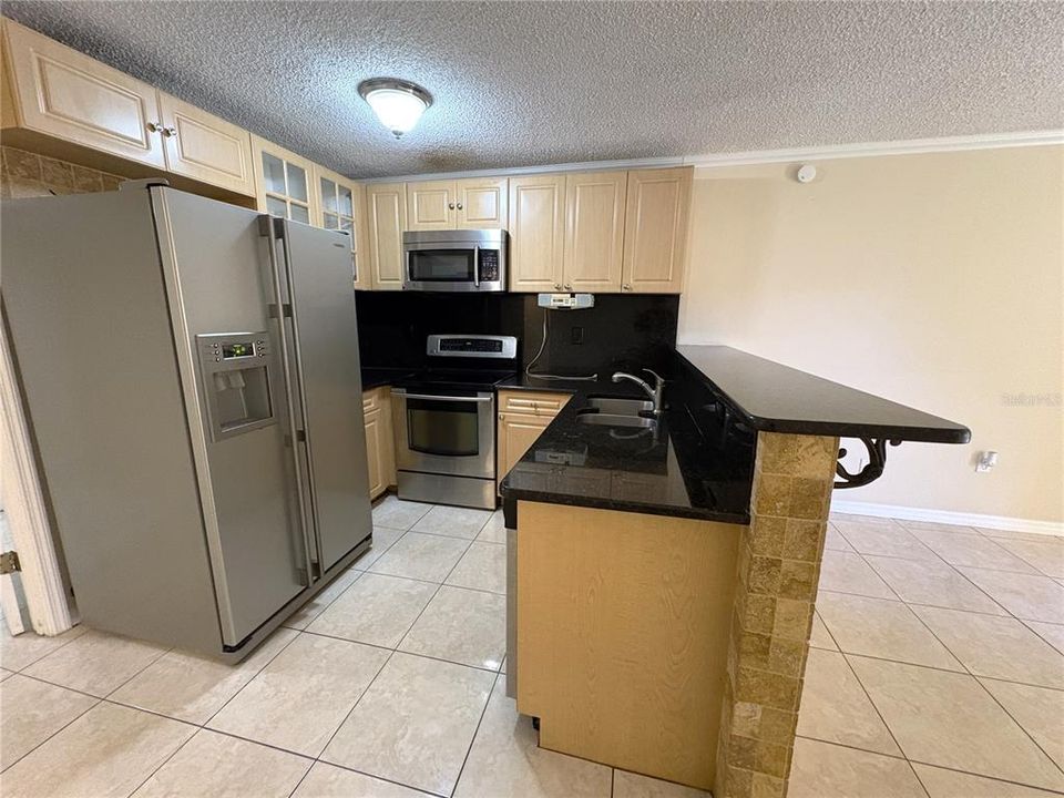 For Rent: $1,400 (1 beds, 1 baths, 750 Square Feet)