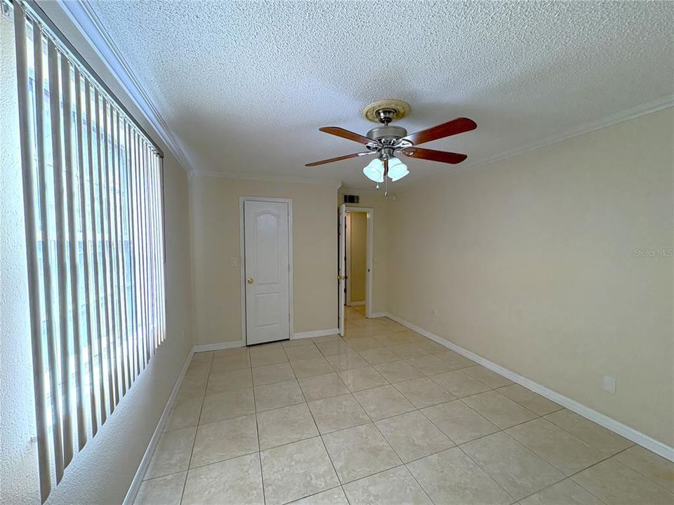 For Rent: $1,400 (1 beds, 1 baths, 750 Square Feet)