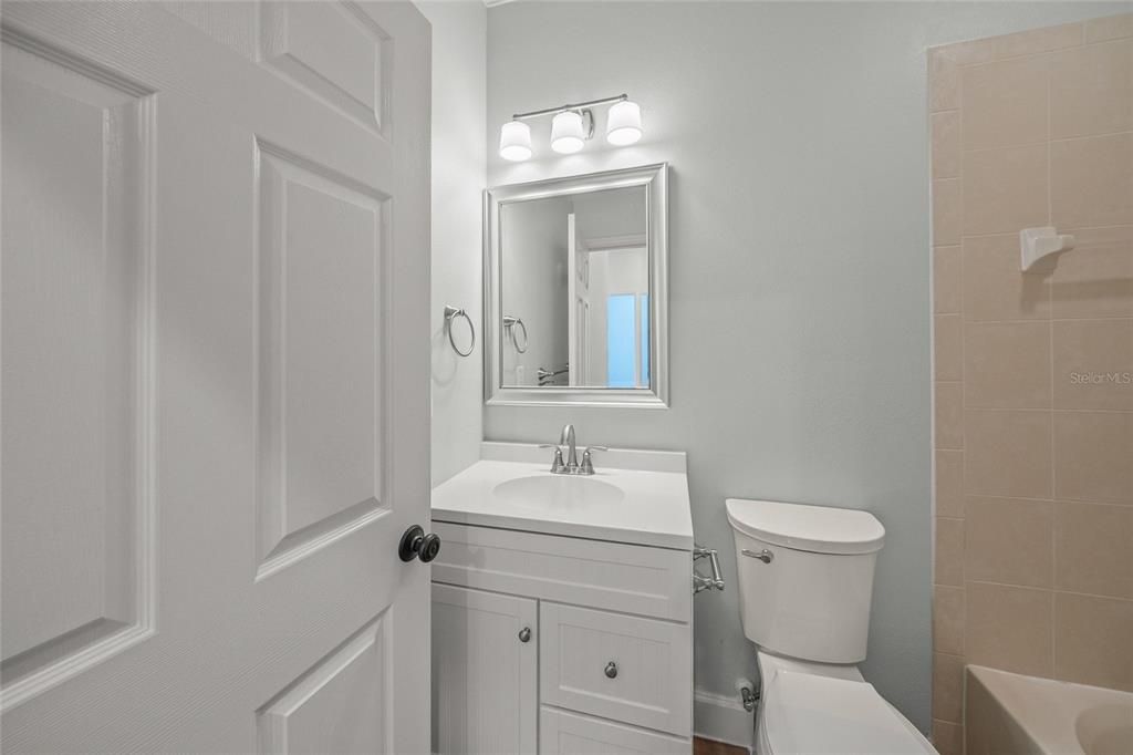 出租: $2,100 (3 贝兹, 2 浴室, 1252 平方英尺)