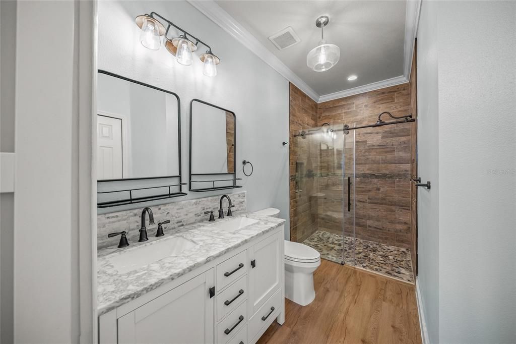 出租: $2,100 (3 贝兹, 2 浴室, 1252 平方英尺)