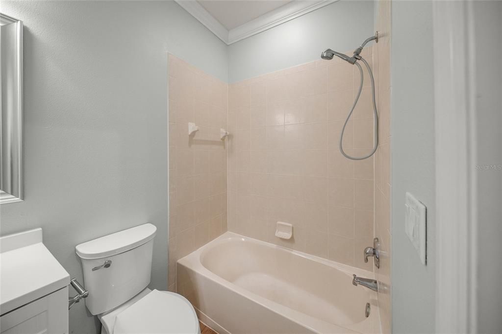 出租: $2,100 (3 贝兹, 2 浴室, 1252 平方英尺)