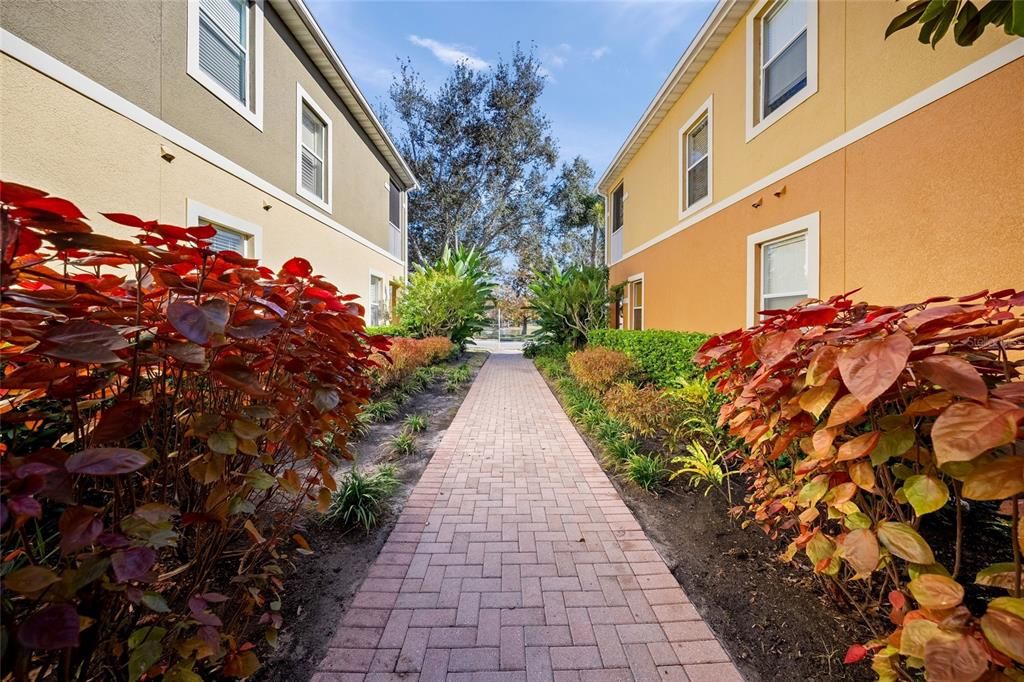 出租: $2,100 (3 贝兹, 2 浴室, 1252 平方英尺)