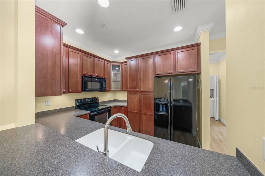 出租: $2,100 (3 贝兹, 2 浴室, 1252 平方英尺)