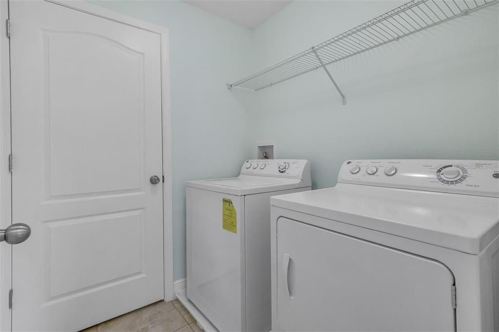 For Sale: $380,000 (3 beds, 2 baths, 2319 Square Feet)