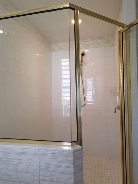 出租: $3,000 (3 贝兹, 2 浴室, 1646 平方英尺)