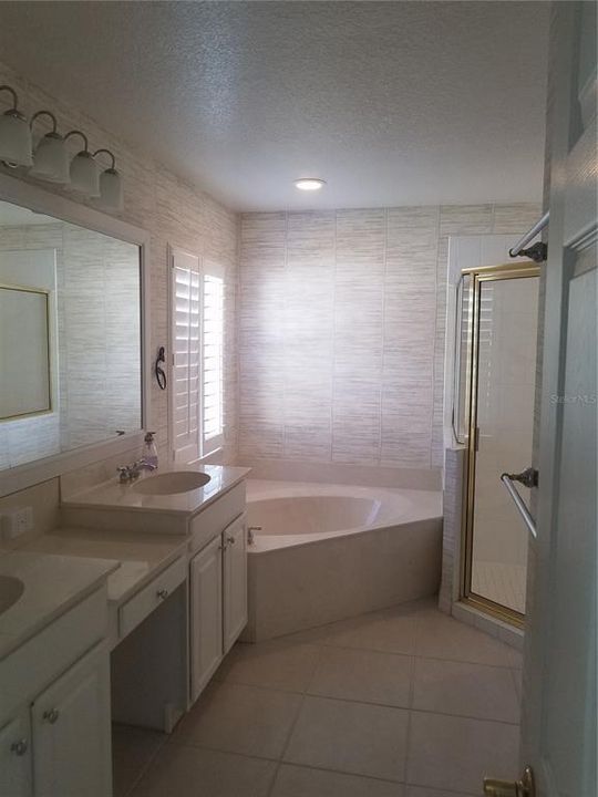 出租: $3,000 (3 贝兹, 2 浴室, 1646 平方英尺)