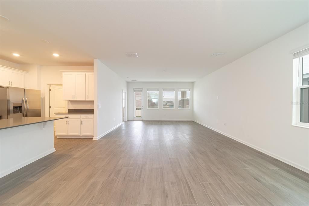 For Sale: $590,000 (4 beds, 3 baths, 2274 Square Feet)