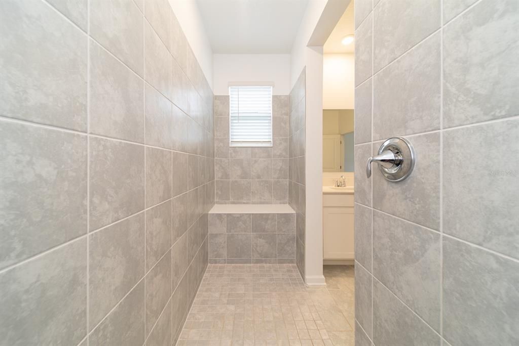 For Sale: $590,000 (4 beds, 3 baths, 2274 Square Feet)