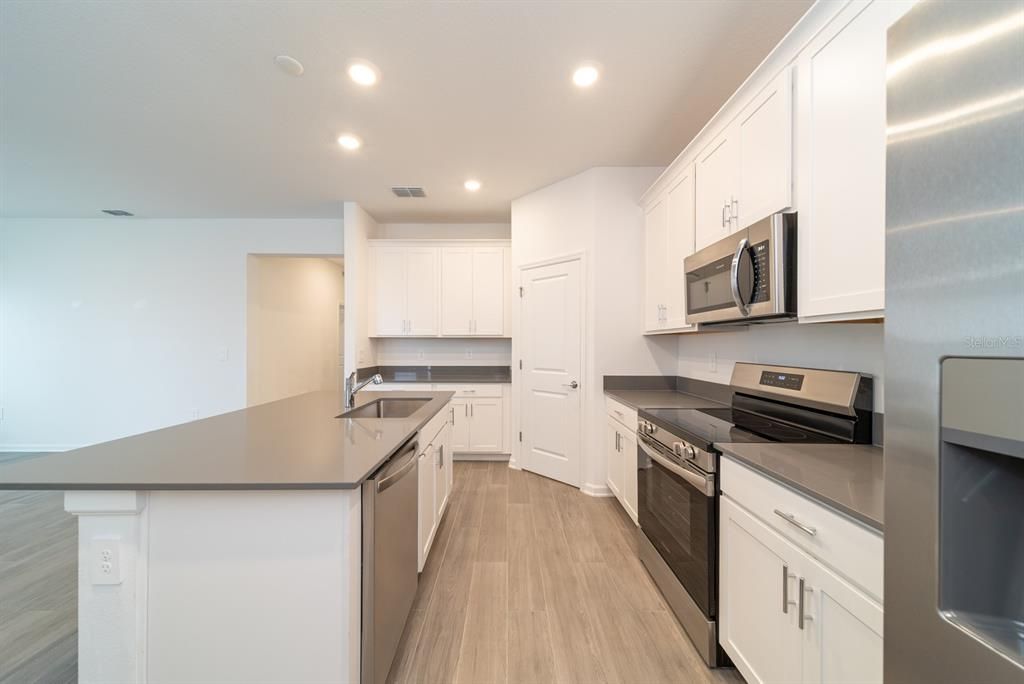 For Sale: $590,000 (4 beds, 3 baths, 2274 Square Feet)