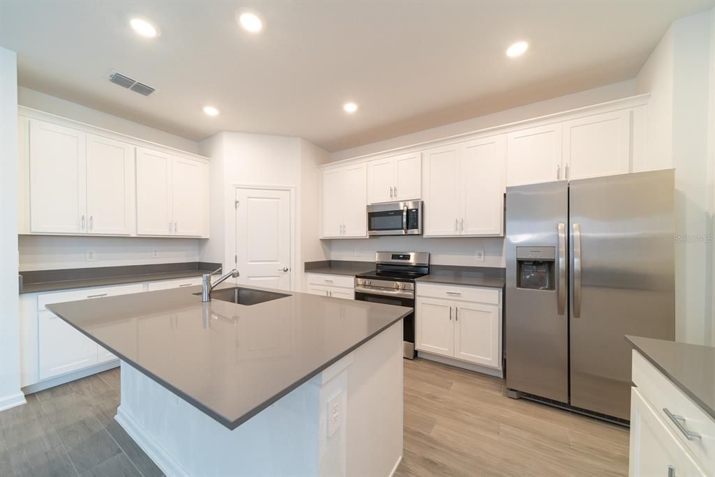 For Sale: $590,000 (4 beds, 3 baths, 2274 Square Feet)