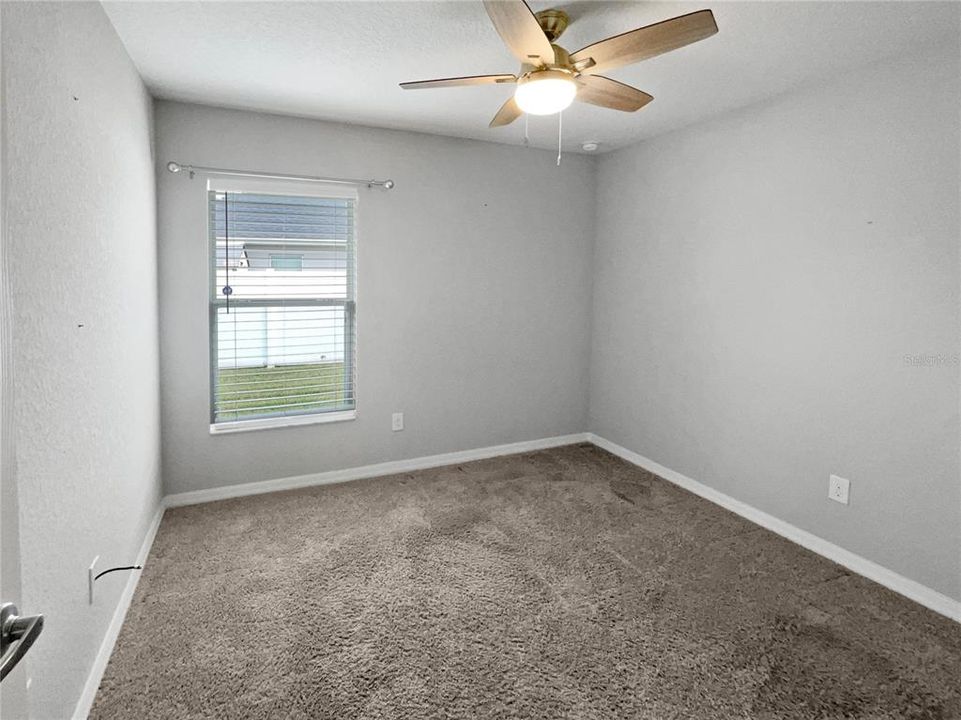 En Venta: $355,000 (4 camas, 2 baños, 1686 Pies cuadrados)