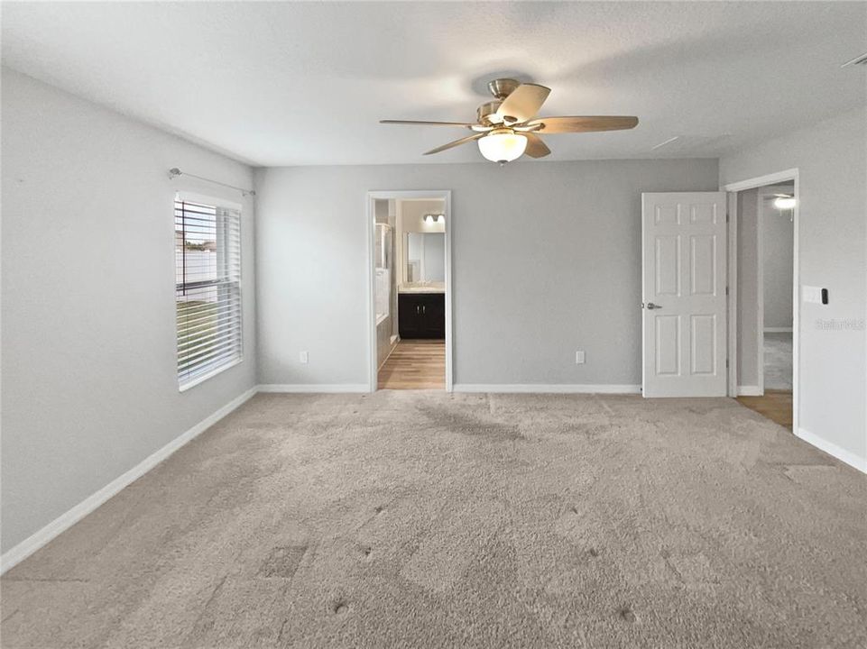 En Venta: $355,000 (4 camas, 2 baños, 1686 Pies cuadrados)