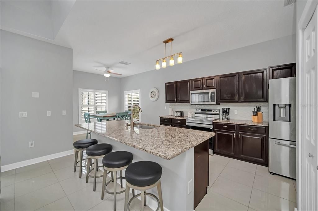 На продажу: $498,000 (5 спален, 4 ванн, 2491 Квадратных фут)