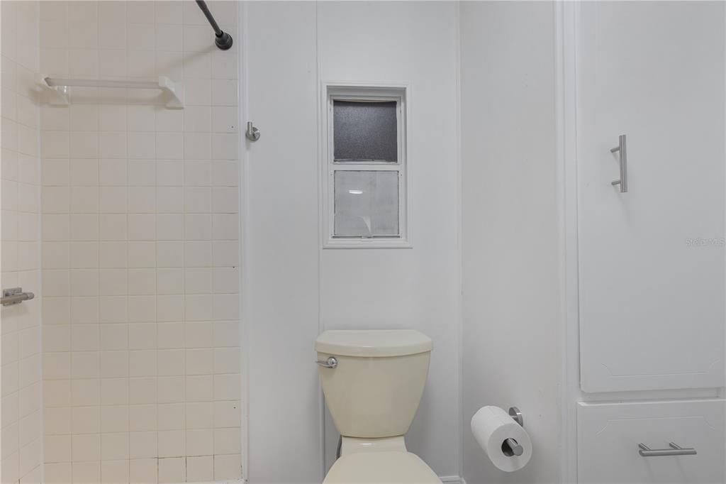 Activo con contrato: $84,500 (2 camas, 2 baños, 864 Pies cuadrados)