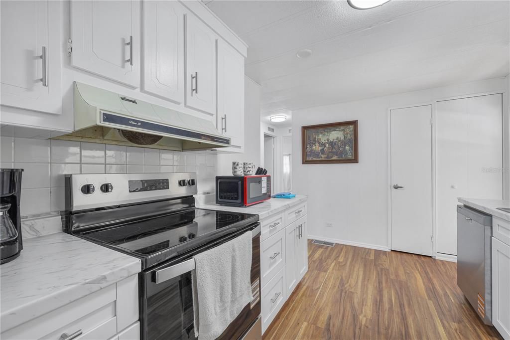 Activo con contrato: $84,500 (2 camas, 2 baños, 864 Pies cuadrados)