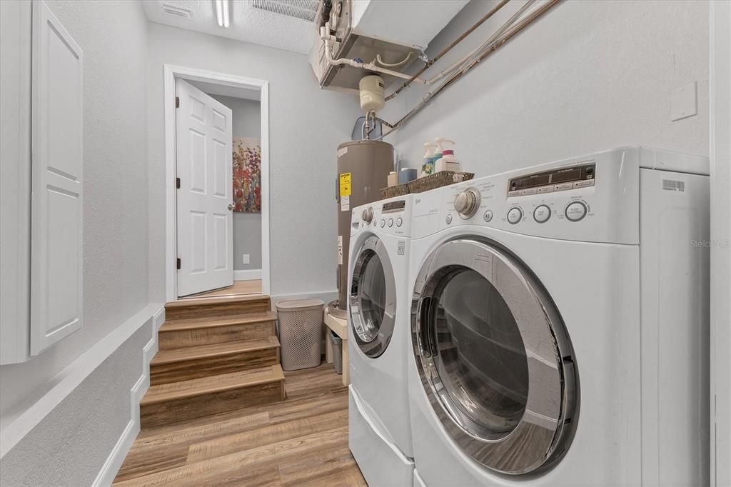 待售: $1,499,999 (4 贝兹, 4 浴室, 2524 平方英尺)