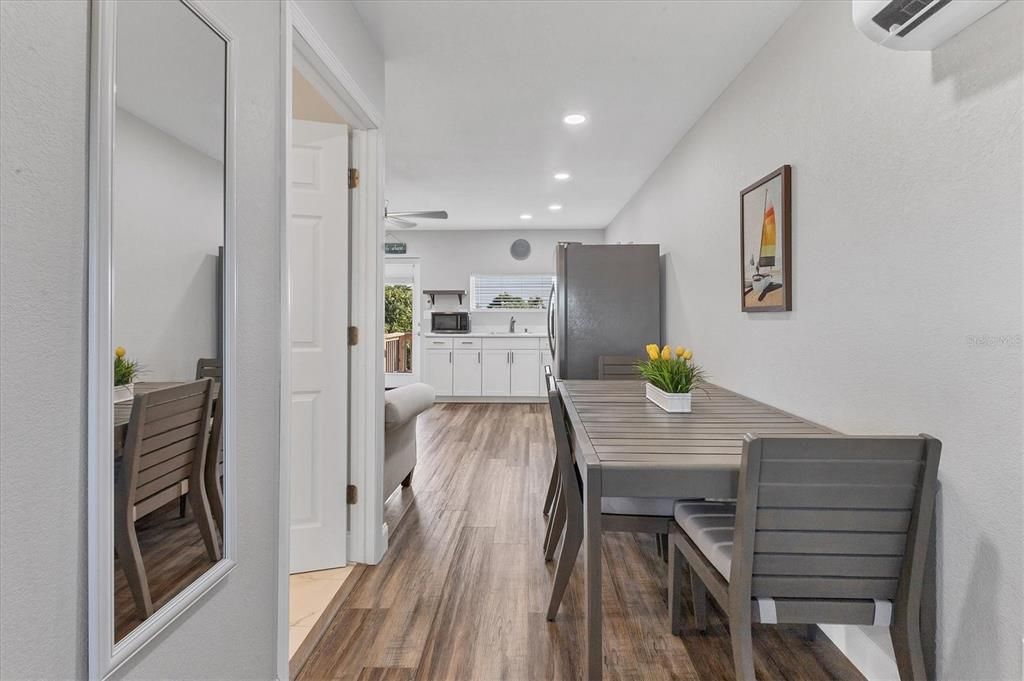 待售: $1,499,999 (4 贝兹, 4 浴室, 2524 平方英尺)