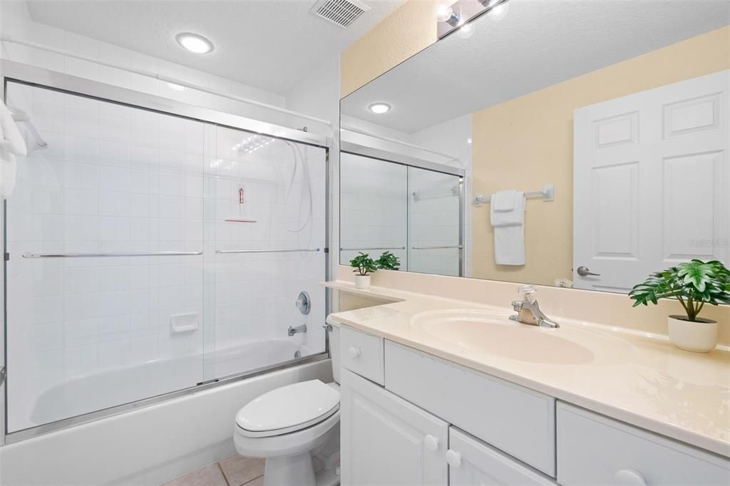 待售: $250,000 (2 贝兹, 2 浴室, 1320 平方英尺)