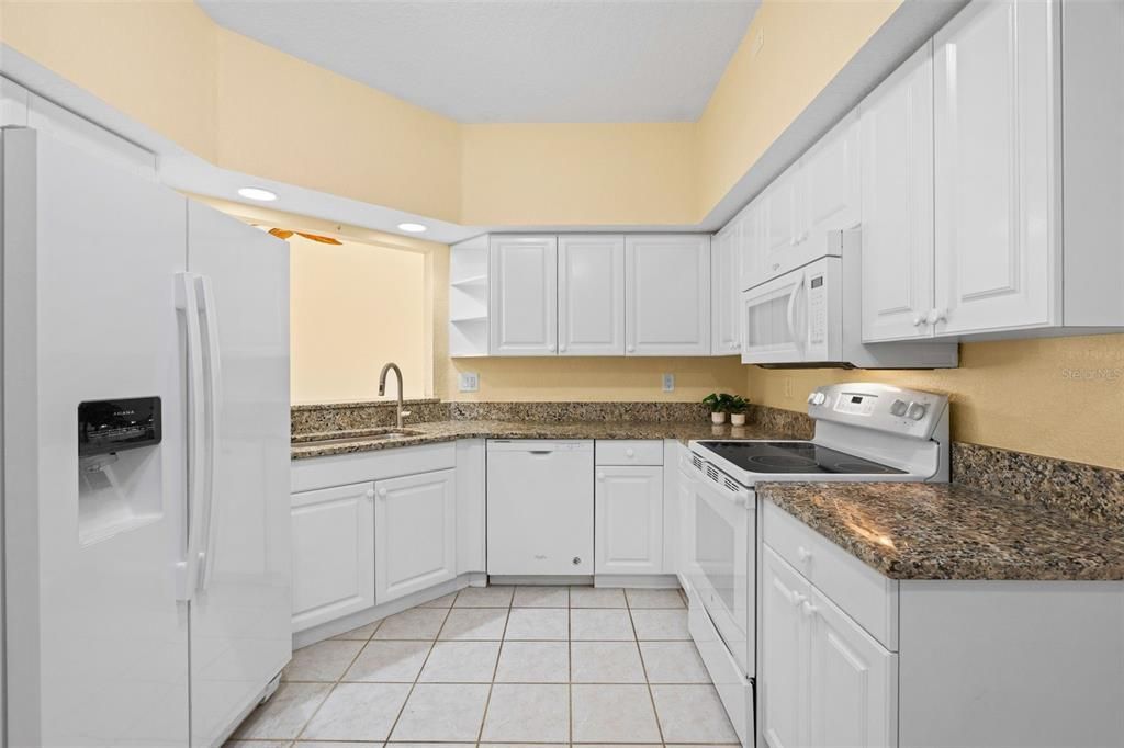 待售: $250,000 (2 贝兹, 2 浴室, 1320 平方英尺)