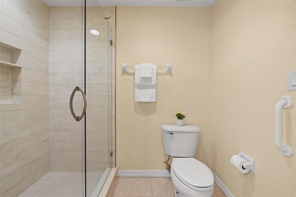 待售: $250,000 (2 贝兹, 2 浴室, 1320 平方英尺)