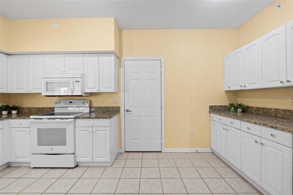 待售: $250,000 (2 贝兹, 2 浴室, 1320 平方英尺)