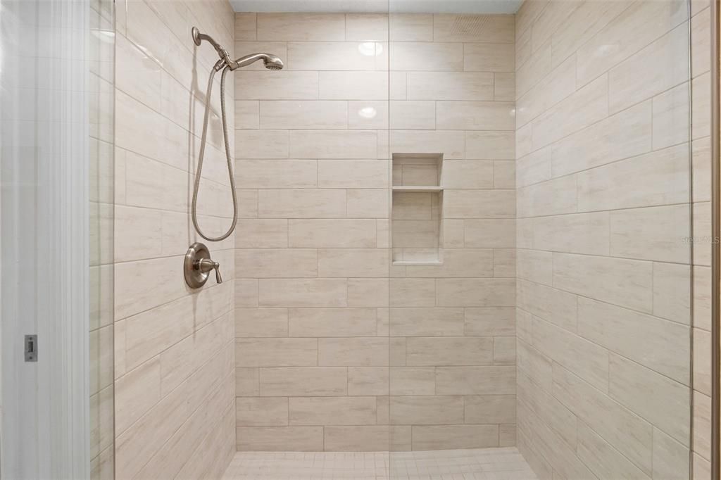 待售: $250,000 (2 贝兹, 2 浴室, 1320 平方英尺)