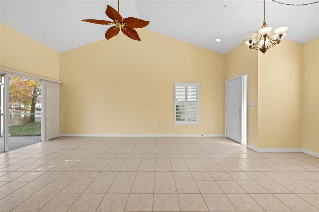 待售: $250,000 (2 贝兹, 2 浴室, 1320 平方英尺)