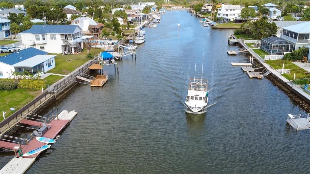 For Sale: $379,000 (2 beds, 2 baths, 1605 Square Feet)