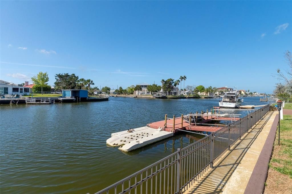 For Sale: $379,000 (2 beds, 2 baths, 1605 Square Feet)