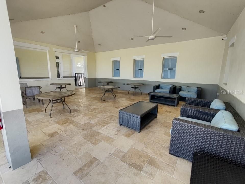 На продажу: $348,000 (4 спален, 2 ванн, 1935 Квадратных фут)