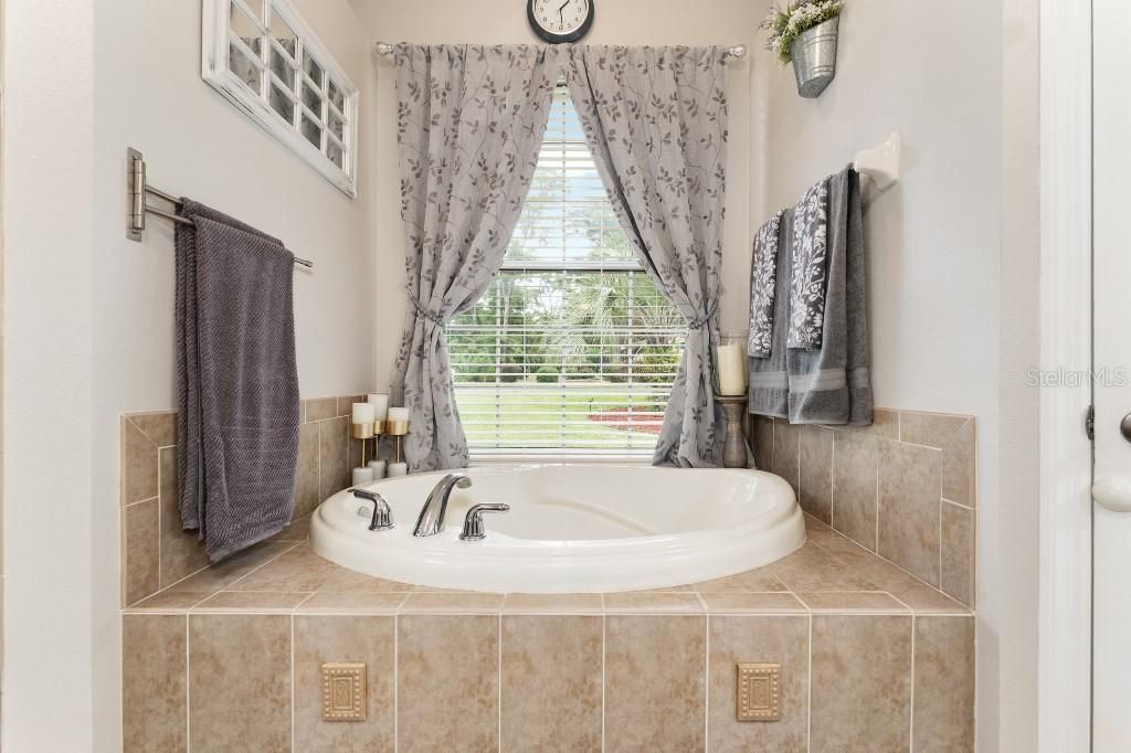 En Venta: $489,000 (3 camas, 2 baños, 2121 Pies cuadrados)