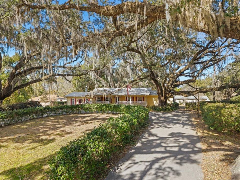 Recently Sold: $450,000 (5 beds, 3 baths, 3068 Square Feet)