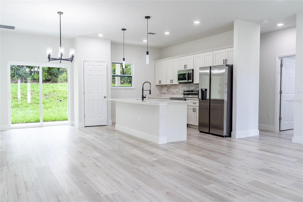 En Venta: $278,900 (3 camas, 2 baños, 1529 Pies cuadrados)