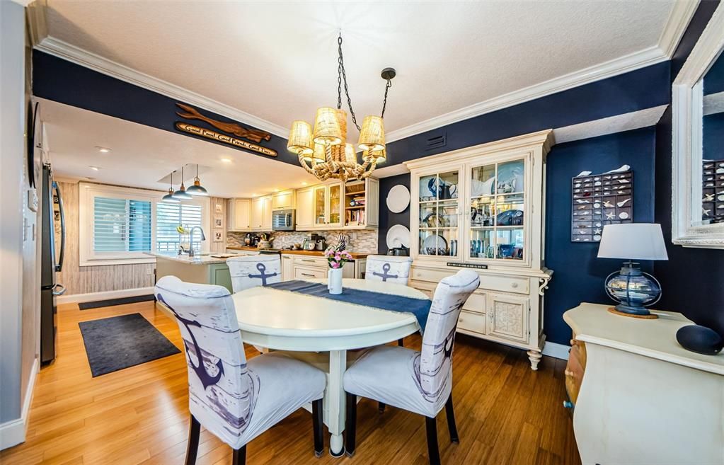 En Venta: $424,900 (2 camas, 2 baños, 1399 Pies cuadrados)