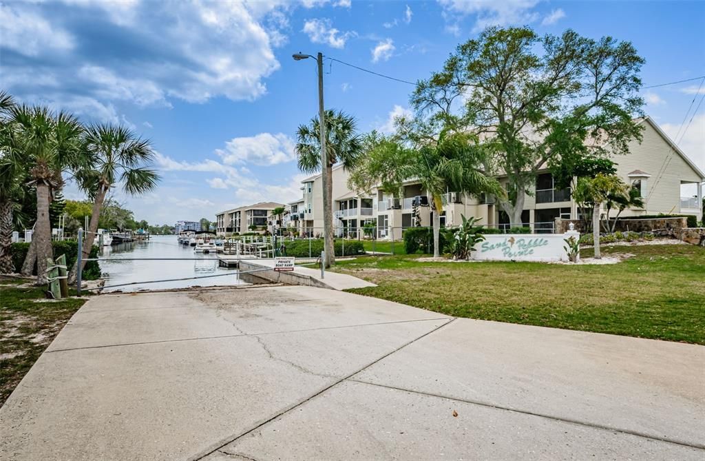 En Venta: $424,900 (2 camas, 2 baños, 1399 Pies cuadrados)