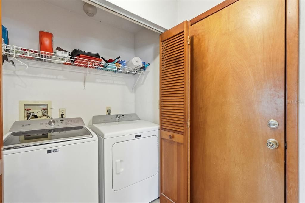 For Sale: $265,000 (2 beds, 2 baths, 1415 Square Feet)