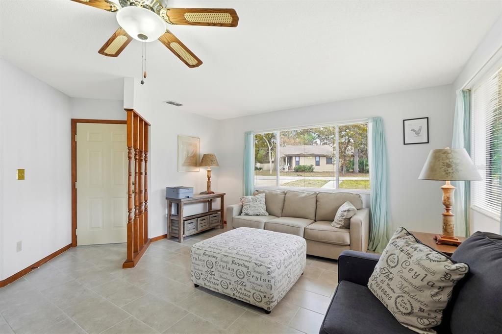 For Sale: $265,000 (2 beds, 2 baths, 1415 Square Feet)