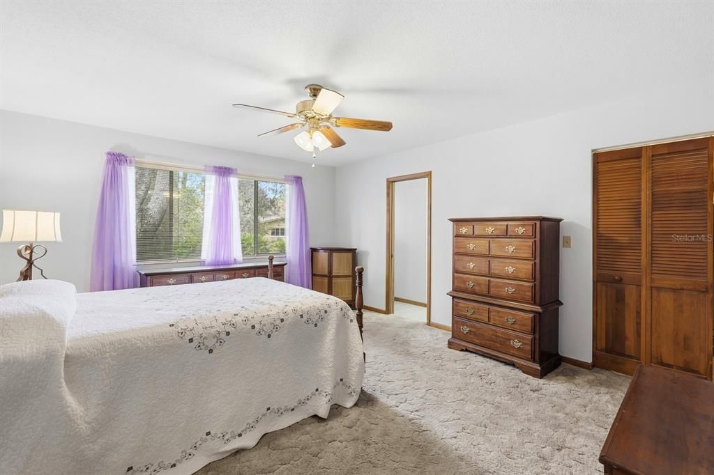 For Sale: $265,000 (2 beds, 2 baths, 1415 Square Feet)