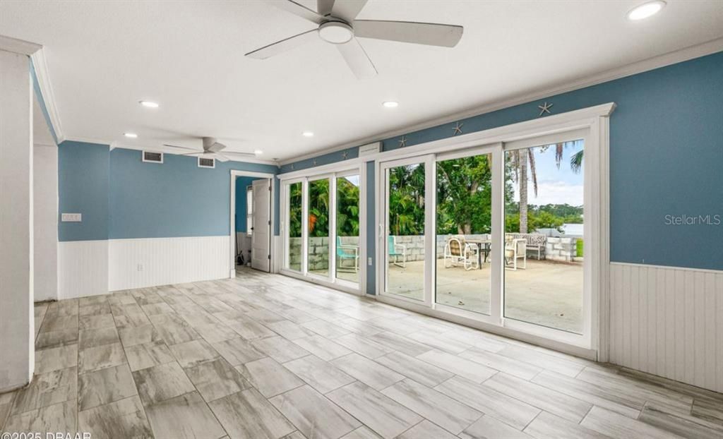 На продажу: $617,000 (3 спален, 1 ванн, 1968 Квадратных фут)