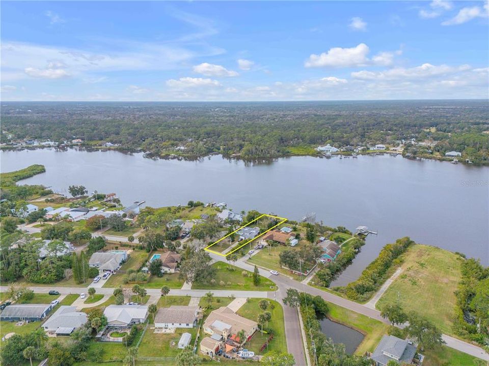 На продажу: $617,000 (3 спален, 1 ванн, 1968 Квадратных фут)