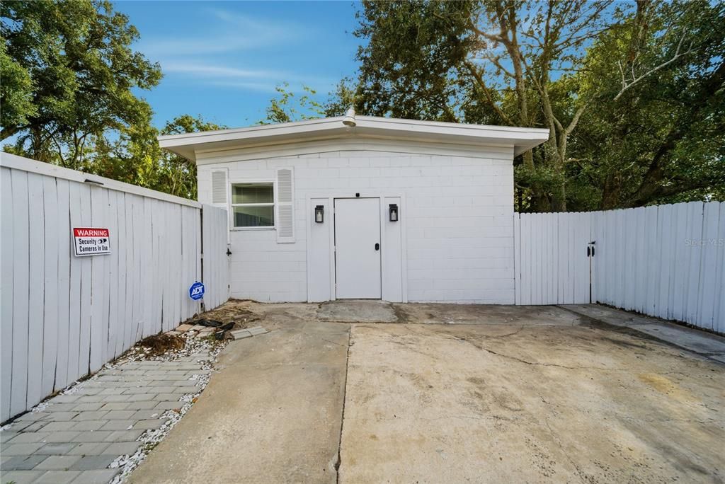 Active With Contract: $499,000 (3 beds, 2 baths, 1957 Square Feet)