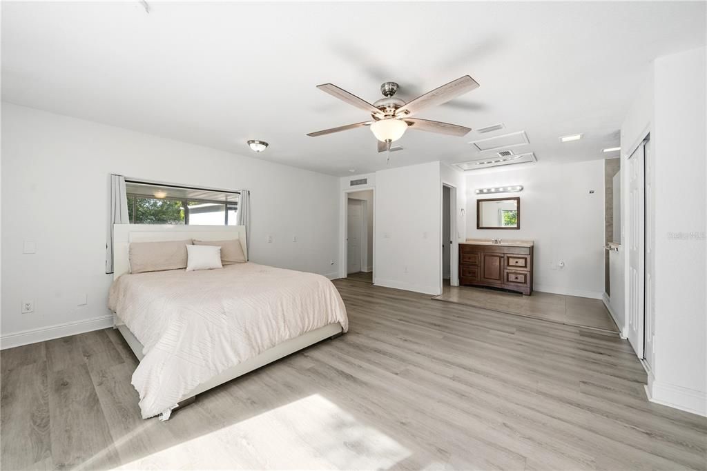 Active With Contract: $499,000 (3 beds, 2 baths, 1957 Square Feet)