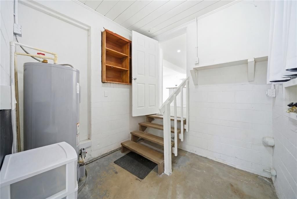 Active With Contract: $499,000 (3 beds, 2 baths, 1957 Square Feet)