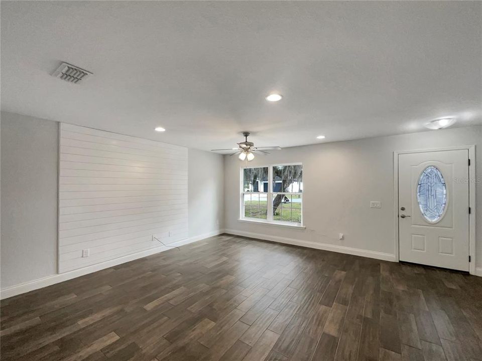 For Sale: $270,000 (3 beds, 2 baths, 1344 Square Feet)