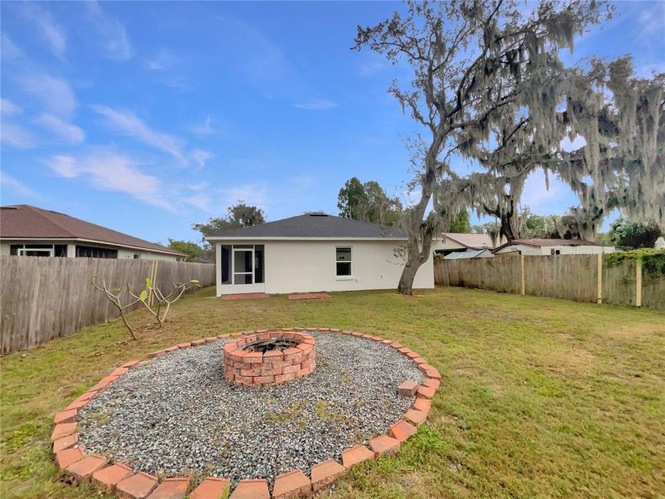 For Sale: $270,000 (3 beds, 2 baths, 1344 Square Feet)